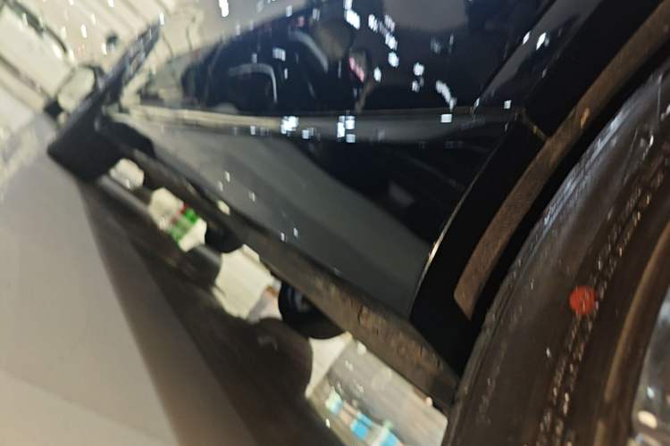 Used BMW X5 2022 xDrive 40Li M Sport Package Left Side Sill