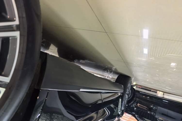 Used BMW X5 2022 Restyled xDrive 30Li Luxury Version M Sport Package Left Side Sill