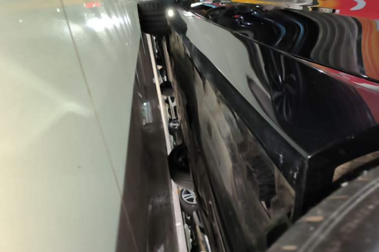 Used BMW X5 2022 Restyled xDrive 40Li M Sport Package Left Side Sill