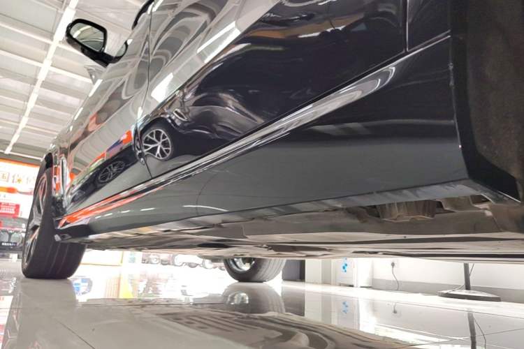 Used BMW X5 2022 Restyled xDrive 40Li M Sport Package Left Side Sill