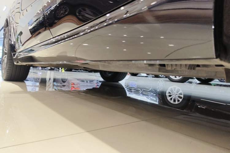 Used BMW X5 2022 xDrive 30Li Luxury M Sport Package Left Side Sill