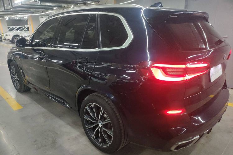 Used BMW X5 2022 xDrive30i M Sport Package Left Side