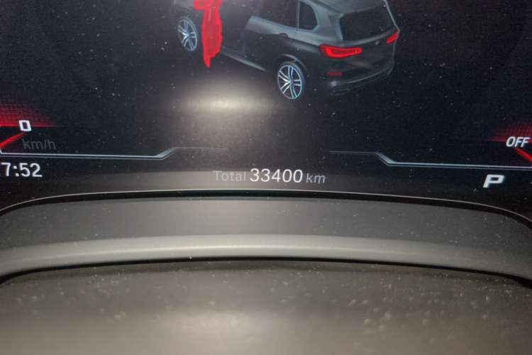 Used BMW X5 2022 Restyled xDrive 30Li Luxury Version M Sport Package Odometer Close Up