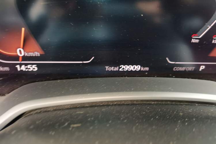 Used BMW X5 2022 xDrive 30Li Luxury M Sport Package Odometer Close Up