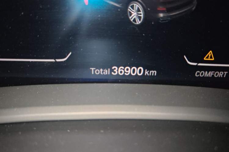 Used BMW X5 2022 xDrive 40Li Luxury Edition M Sport Package Odometer Close Up