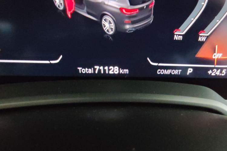 Used BMW X5 2022 Restyled xDrive 40Li M Sport Package Odometer Close Up