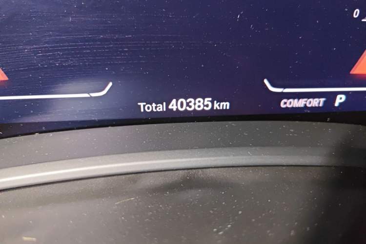Used BMW X5 2022 xDrive 30Li M Sport Package Odometer Close Up