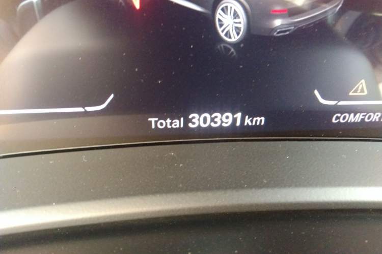 Used BMW X5 2022 xDrive30i M Sport Package Odometer Close Up