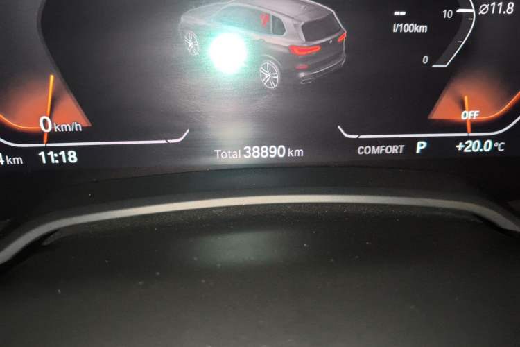 Used BMW X5 2022 xDrive 30Li Luxury M Sport Package Odometer Close Up
