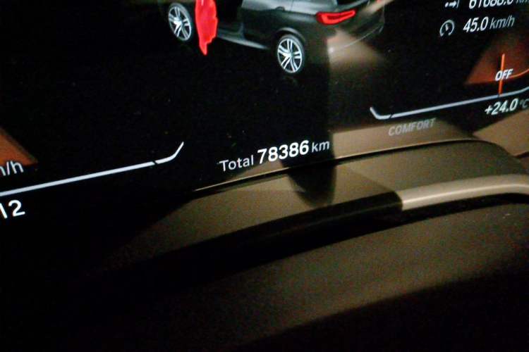 Used BMW X5 2022 xDrive 30Li M Sport Package Odometer Close Up
