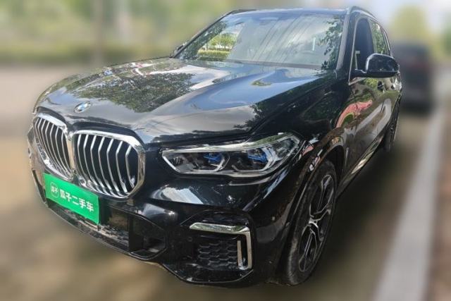 BMW X5 2022 Restyled xDrive 40Li Luxury Edition M Sport Package مستعملة