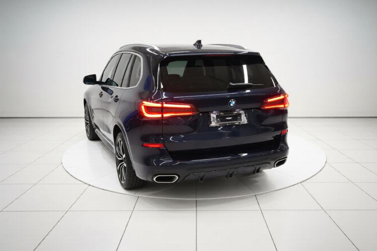 Used BMW X5 2022 Restyled xDrive 40Li Luxury Edition M Sport Package Rear