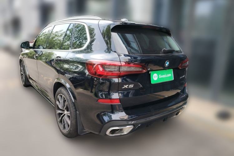 Used BMW X5 2022 xDrive 30Li Luxury M Sport Package Rear Left 45 Deg