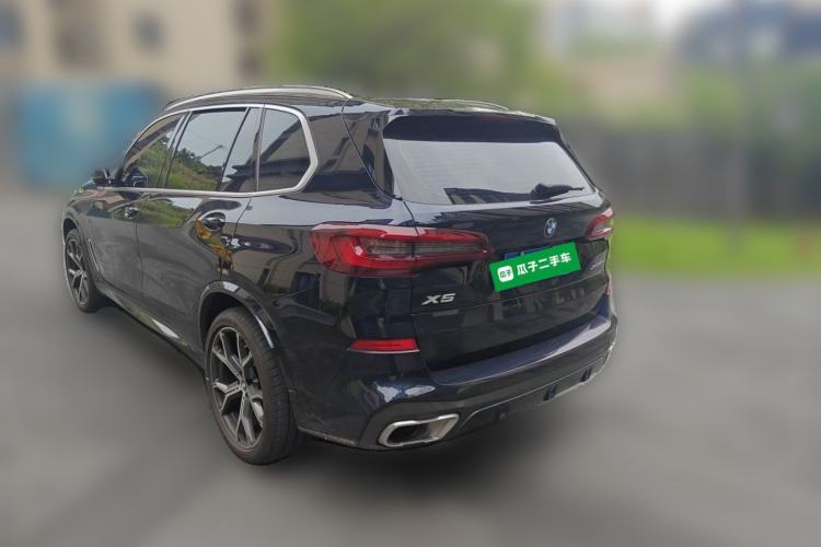 Used BMW X5 2022 xDrive 40Li M Sport Package Rear Left 45 Deg