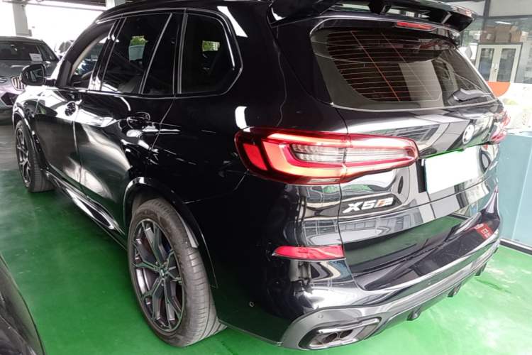 Used BMW X5 2022 xDrive40i Luxury Edition M Sport Package Rear Left 45 Deg