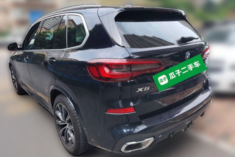 Used BMW X5 2022 xDrive 30Li Luxury M Sport Package Rear Left 45 Deg