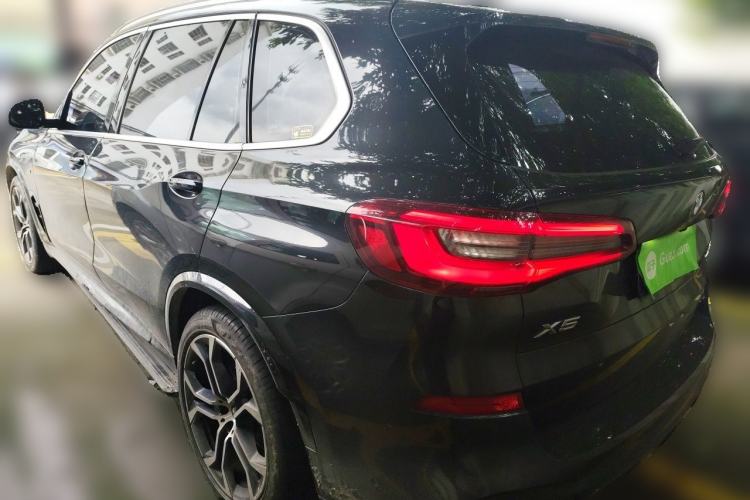 Used BMW X5 2022 Restyled xDrive 30Li Luxury Version M Sport Package Rear Left 45 Deg