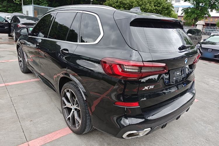 Used BMW X5 2022 xDrive 40Li M Sport Package Rear Left 45 Deg