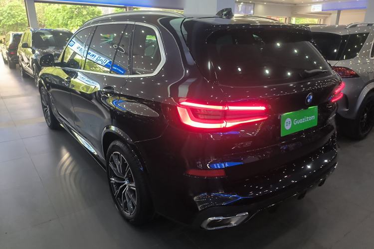 Used BMW X5 2022 Restyled xDrive 30Li Luxury Version M Sport Package Rear Left 45 Deg