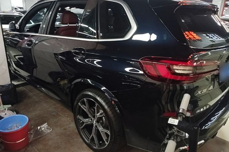 Used BMW X5 2022 Restyled xDrive 40Li M Sport Package Rear Left 45 Deg