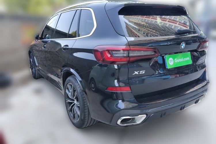 Used BMW X5 2022 xDrive 30Li Luxury M Sport Package Rear Left 45 Deg