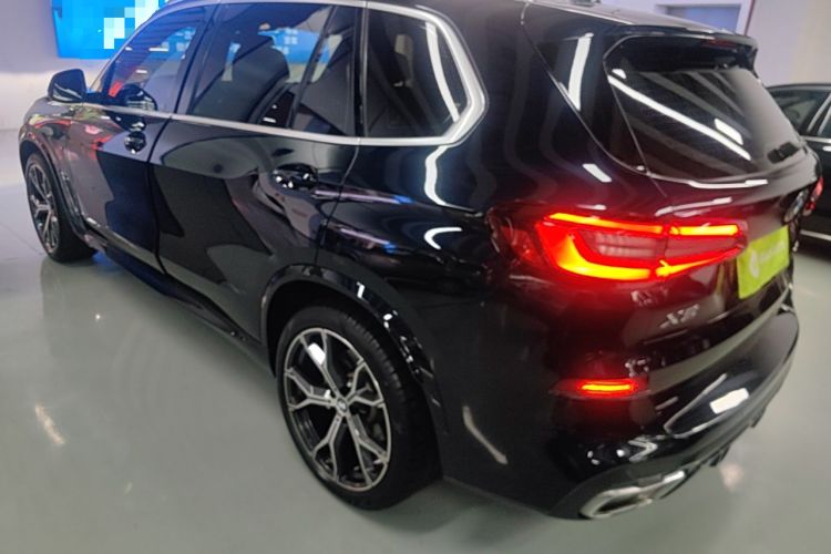 Used BMW X5 2022 Restyled xDrive 40Li M Sport Package Rear Left 45 Deg