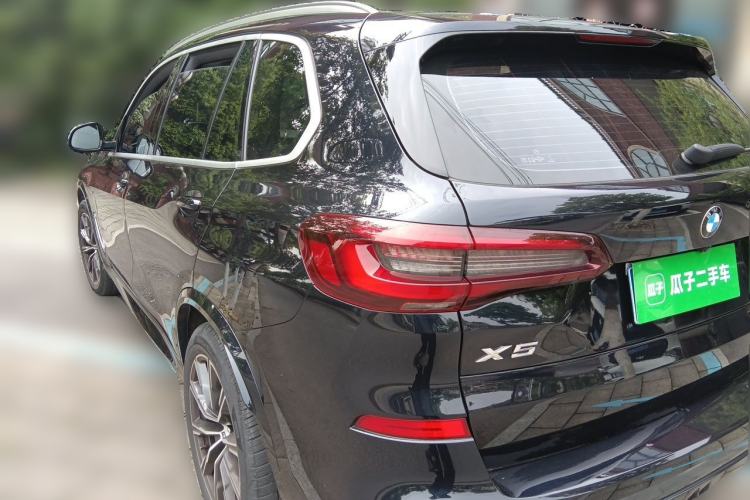 Used BMW X5 2022 xDrive 30Li M Sport Package Rear Left 45 Deg