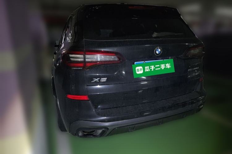 Used BMW X5 2022 xDrive 30Li Luxury M Sport Package Rear Left 45 Deg