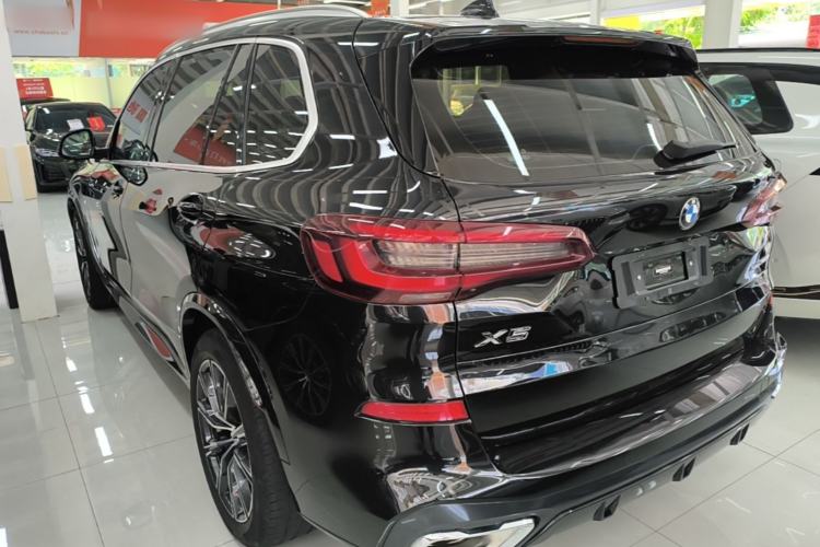 Used BMW X5 2022 Restyled xDrive 30Li Luxury Version M Sport Package Rear Left 45 Deg
