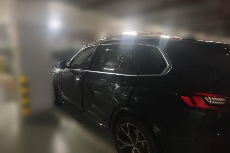 Used BMW X5 2022 xDrive 40Li M Sport Package Rear Left 45 Deg
