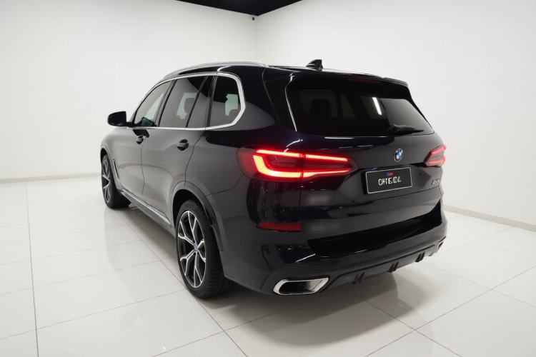 Used BMW X5 2022 Restyled xDrive 40Li M Sport Package Rear Left 45 Deg