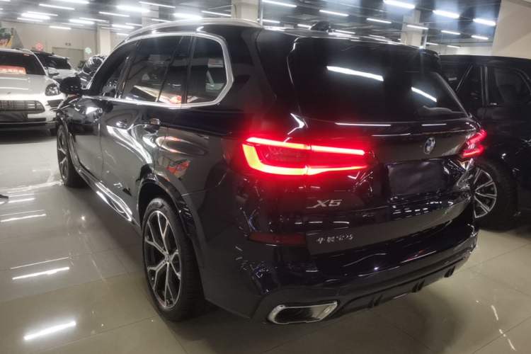 Used BMW X5 2022 Restyled xDrive 40Li M Sport Package Rear Left 45 Deg