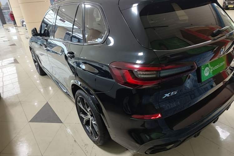 Used BMW X5 2022 Restyled xDrive 40Li M Sport Package Rear Left 45 Deg