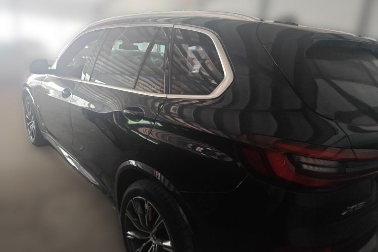 Used BMW X5 2022 Restyled xDrive 30Li Luxury Version M Sport Package Rear Left 45 Deg