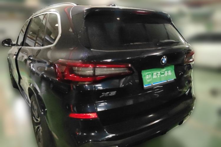 Used BMW X5 2022 xDrive 30Li Luxury M Sport Package Rear Left 45 Deg