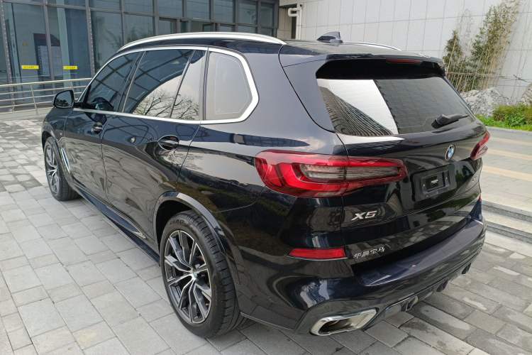 Used BMW X5 2022 Restyled xDrive 30Li Luxury Version M Sport Package Rear Left 45 Deg