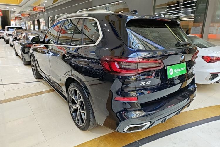 Used BMW X5 2022 xDrive40i Luxury Edition M Sport Package Rear Left 45 Deg