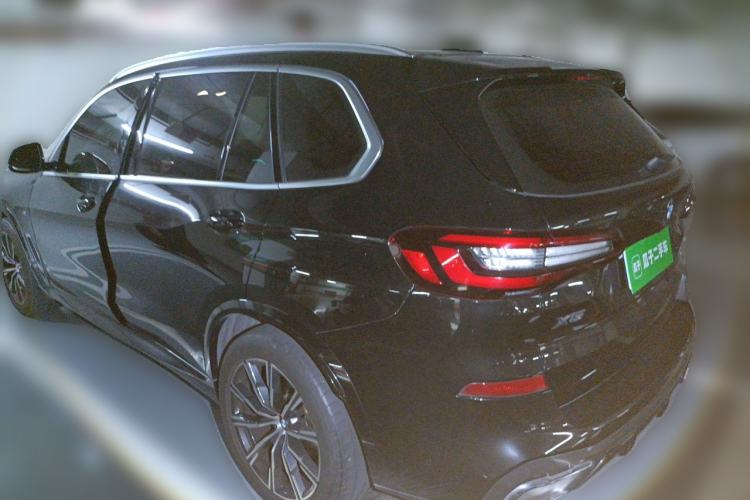 Used BMW X5 2022 xDrive 30Li M Sport Package Rear Left 45 Deg