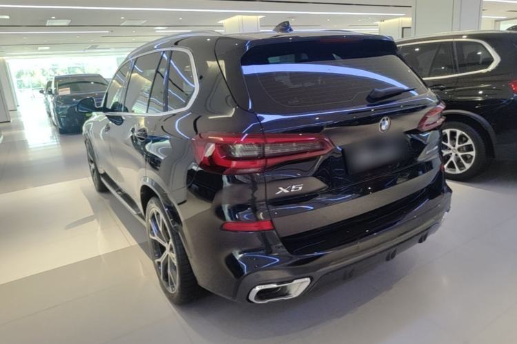 Used BMW X5 2022 Restyled xDrive 40Li M Sport Package Rear Left 45 Deg