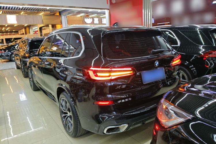 Used BMW X5 2022 Restyled xDrive 30Li Luxury Version M Sport Package Rear Left 45 Deg