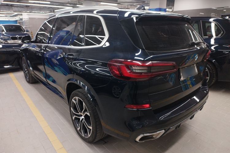 Used BMW X5 2022 Restyled xDrive 40Li Luxury Edition M Sport Package Rear Left 45 Deg