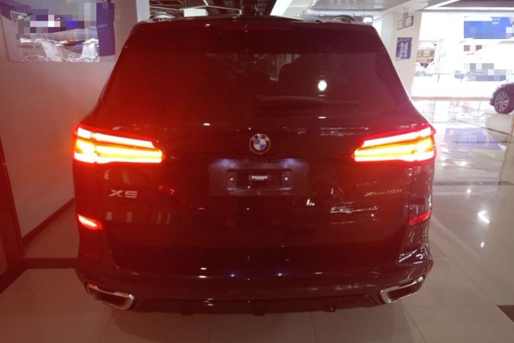 Used BMW X5 2022 Restyled xDrive 30Li Luxury Version M Sport Package Rear