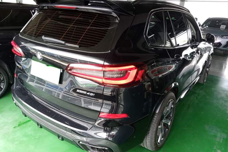 Used BMW X5 2022 xDrive40i Luxury Edition M Sport Package Rear Right 45 Deg