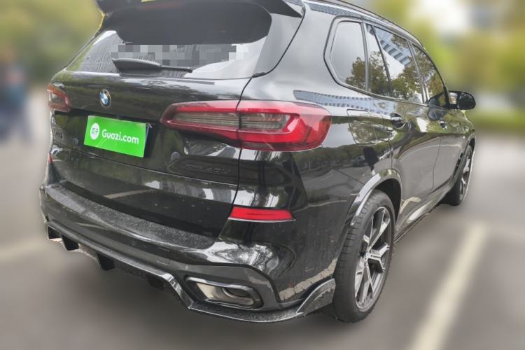 Used BMW X5 2022 xDrive 30Li Luxury M Sport Package Rear Right 45 Deg