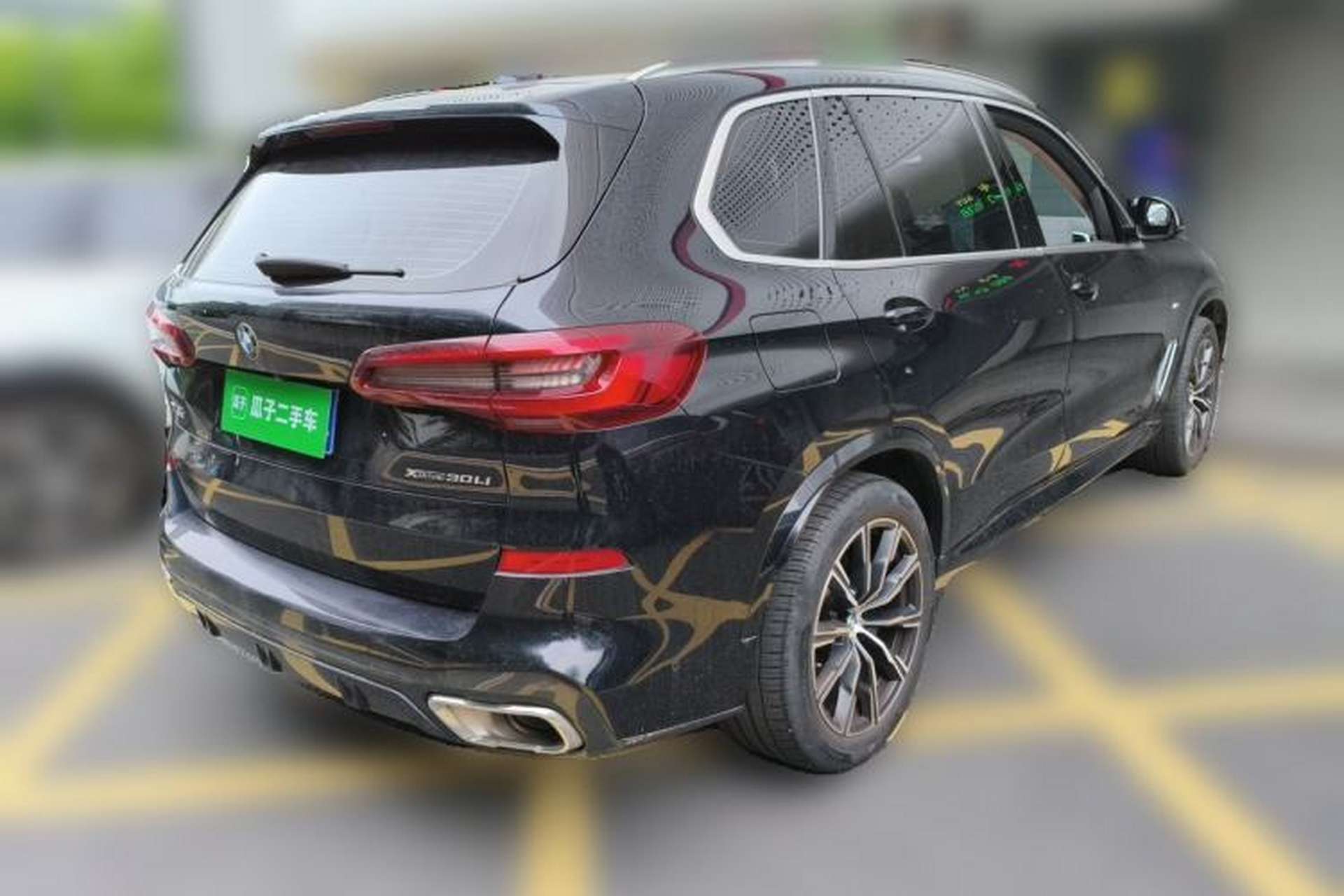 Used BMW X5 2022 xDrive 30Li Luxury M Sport Package Rear Right 45 Deg