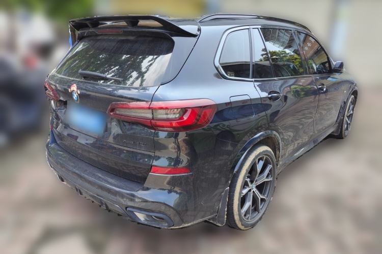 Used BMW X5 2022 xDrive 40Li M Sport Package Rear Right 45 Deg