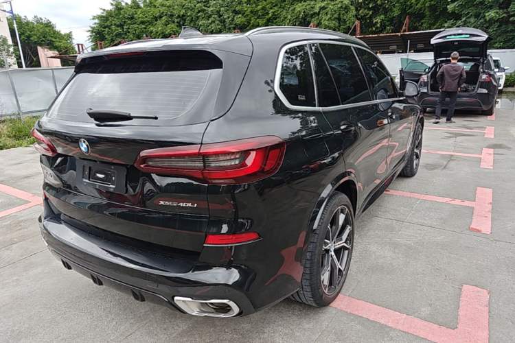 Used BMW X5 2022 xDrive 40Li M Sport Package Rear Right 45 Deg