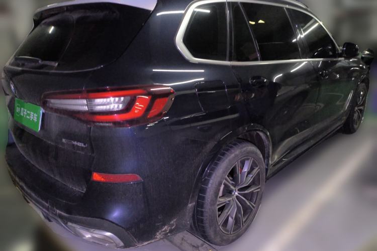 Used BMW X5 2022 xDrive 30Li M Sport Package Rear Right 45 Deg