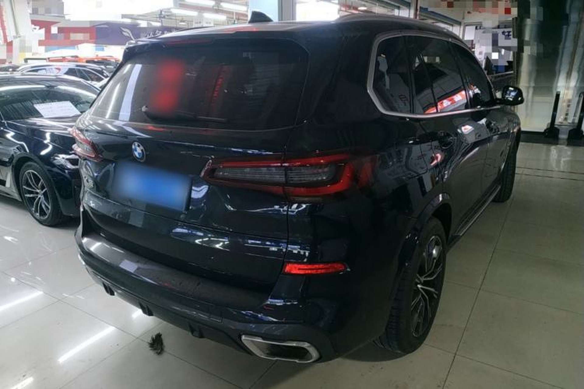 Used BMW X5 2022 Restyled xDrive 30Li Luxury Version M Sport Package Rear Right 45 Deg