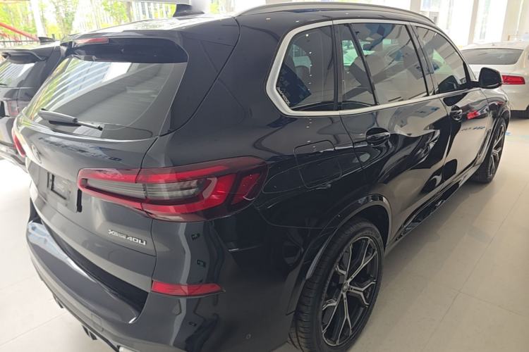 Used BMW X5 2022 Restyled xDrive 40Li M Sport Package Rear Right 45 Deg